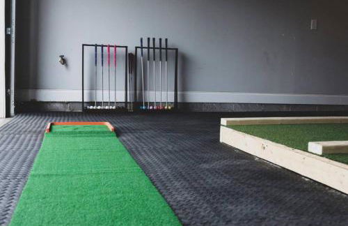 WeHo Nashville Home, Geodis Park, Mini-Golf, Arcade, 10min to Downtown! Sleeps 10! - Foto 36