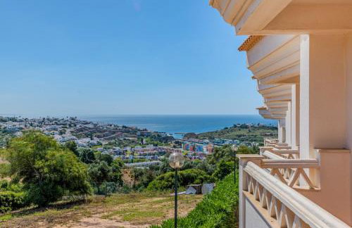 Amazing View With Pool - Photo 23