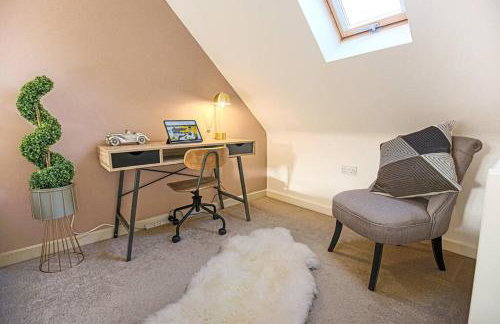 Stylish House with Smart TVs and Netflix, Fast Wifi, Free Parking and Garden by Yoko Property - Foto 5