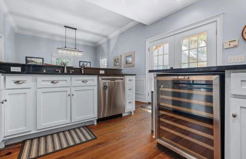 Secret Garden Hideaway l Walk to DNTN l Sleeps 8 - Foto 20