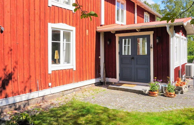 Idyllic Family Retreat Close to the Sea - Photo 19