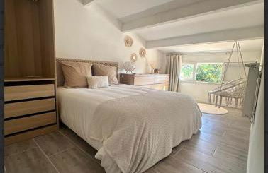 T2 cuisine équipée jardin et parking privé proche Avignon - Foto 8