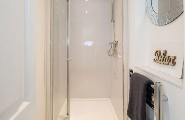 Absolute Beachfront With Decked Garden Oasis and Views - Foto 11