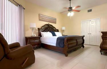 Luxurious 4-Bedroom House with Pool - Foto 29