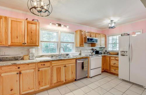 Home 1 Mi to Dtwn Conway Great for Beach Days! - Photo 8