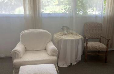 Peaceful Cabin Getaway Overlooking Tuscarawas River Valley in New Philadelphia, Ohio - Foto 13