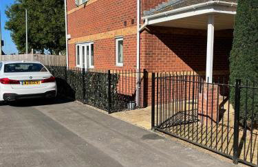 Large 2 bedroom apartment, 4 beds one 1 en-suite, Free parking Nr Chelt Elmore and Quays - Foto 11