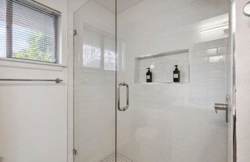 Fashionable TCU Walkable 2BD - Foto 18