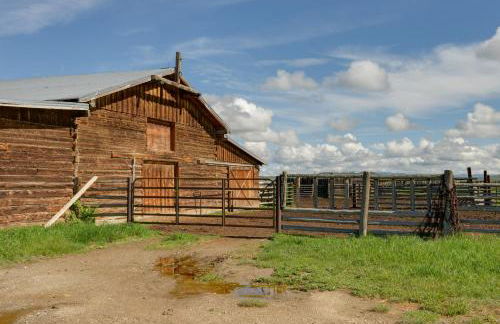 Wyoming Horse Property Near Outdoor Recreation! - Photo 2