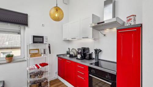 Harmonie Homes - Built in 2025 - High-Quality Beds & Linen - Full Kitchen - Fiber WiFi - 4K Smart TV - 2 Balconies - Elevator - Free Private Parking - Near Augsburg - 20 Min via Autobahn to Munich-West - Foto 2, stove, dishwasher, toaster