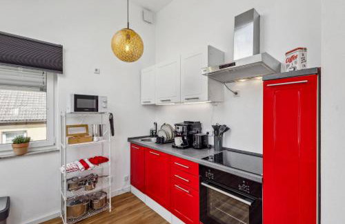 Harmonie Homes - Built in 2025 - High-Quality Beds & Linen - Full Kitchen - Fiber WiFi - 4K Smart TV - 2 Balconies - Elevator - Free Private Parking - Near Augsburg - 20 Min via Autobahn to Munich-West - Foto 2