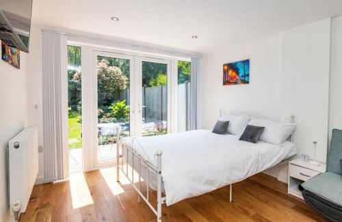 Patio lodge with forest access close to beaches - Foto 20