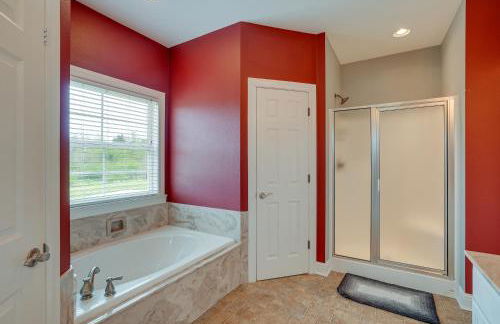 Quiet Marion Getaway with Fireplace! - Foto 14