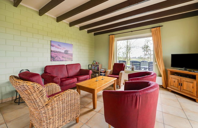 Holiday Home with Meadow View near Forests - Photo 14