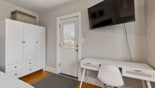 Sleek & Bright 1st Flr Studio Short -Midterm Stays - Foto 3