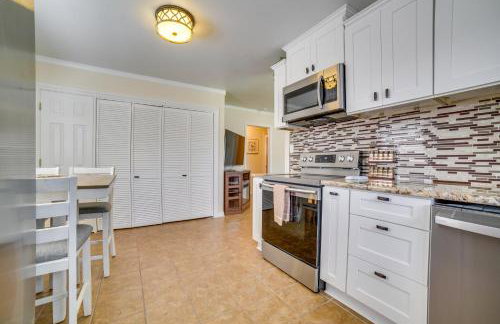 Relax Fireside! Tahoe Area Home 28 Mi to Slopes - Foto 11