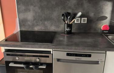 Studio calme et paisible, climatisé avec terrasse au dernier étage, 100m du tramway et 20 min de la promenade des anglais - Foto 7