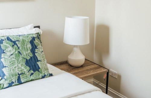 Spacious 2BR Apartment near Airport - Central Charming - Foto 9