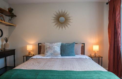 Luxe Bavarian Retreat - in Town with Hot Tub - Foto 16