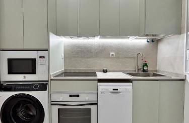 AeroSuites102 Alojamiento Madrid - Photo 13