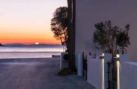 Salty Beach Cottage, 20m from Kini Beach - Foto 1