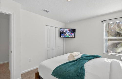 3BR Townhome/Close to Mayo and Beaches! - Photo 18