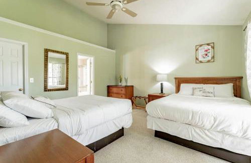 Aerie Oaks Cottage-5min to Lake, 20min to Columbia - Foto 8