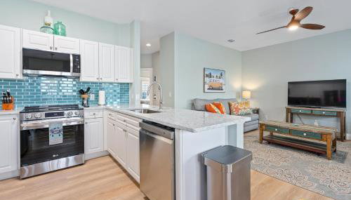 ON Flagler Avenue! Dog Friendly with Balcony and Parking Walk to the Beach! - Foto 2, stove, dishwasher, pet friendly, minibar