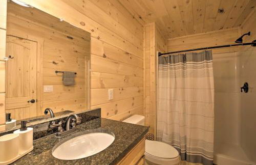 Private Hot Tub and EV Charger Cozy Murphy Cabin! - Foto 17