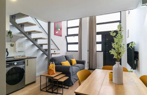 Nice new duplex in front of Palacio VistaAlegre - Photo 21