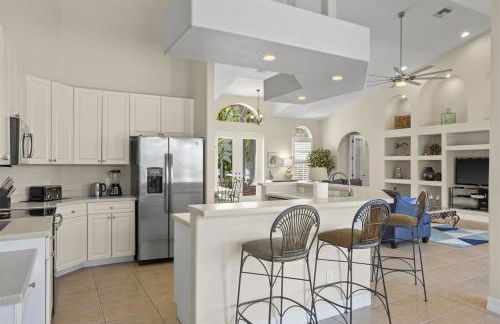 Cape Serenity- Premier Waterfront Villa with Kayaks and Bikes - Photo 15