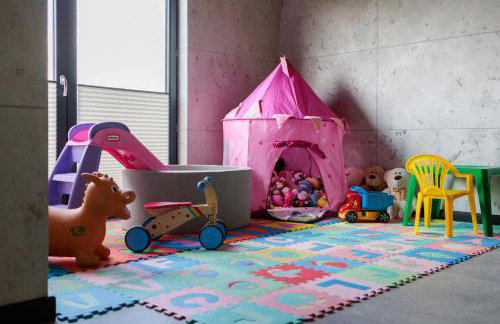 Stodoły Modyń - Domki w Beskidzie Wyspowym - staw kąpielowy, balia, sauna, grota solna - widok na góry - Photo 21