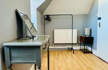 4-Bedroom House 5 mins to Beach & Parking - Foto 40