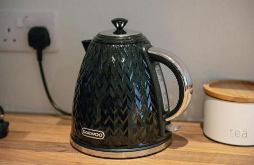 4-Bed, Sleeps 6, contractors welcome! - Foto 36