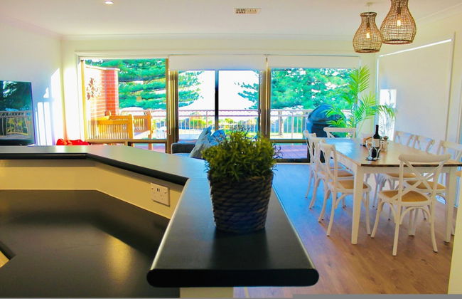 Vista Victor Harbor Beachfront Apartment no 4 - Photo 8