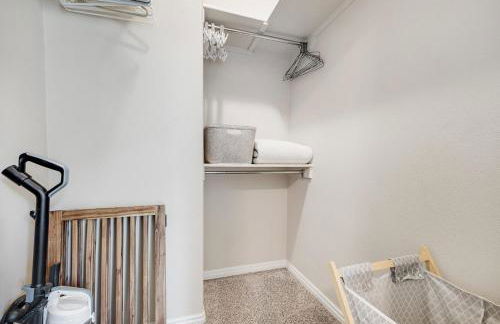 Near Tamarack AC Kitchen TV Washer Dryer - Foto 31