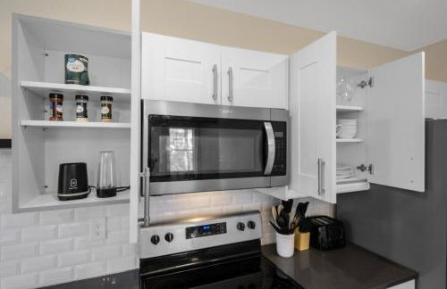 Spacious House in Prime Location - Photo 16