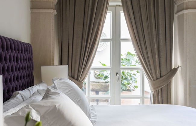 Casa de Triana Luxury Suites by Casa del Poeta - Photo 10