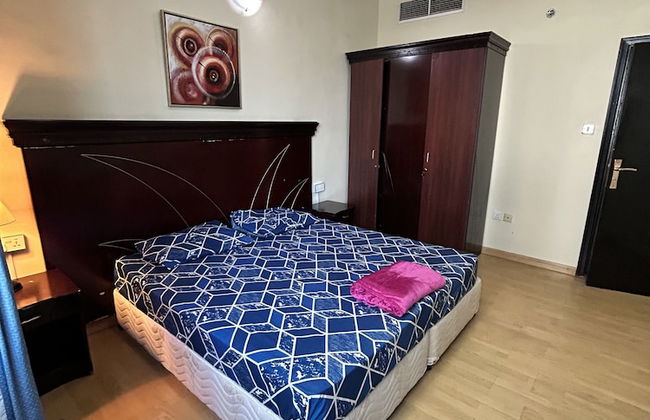 Deluxe Shared Master Bedrooms in Deira - Photo 5