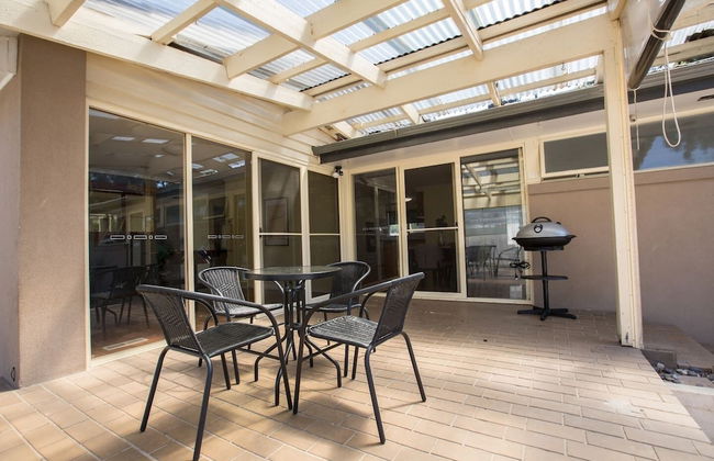 Spacious Comfortable Home in Wheelers Hill+pool - Foto 13