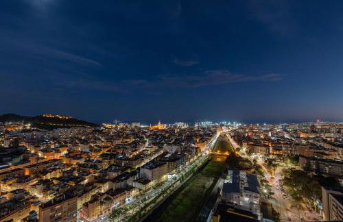 Urban Sky with Balcony and Sea View P&O 26H - Photo 11