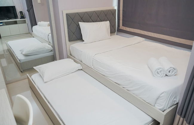 Fancy And Comfy Studio At B Residence Apartment - Photo 2