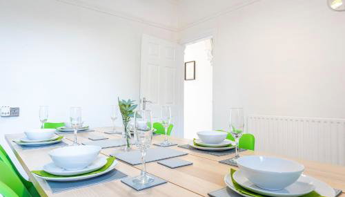 Jasmine Villa B - Ideal for QMC & Uni - Free parking - Foto 3