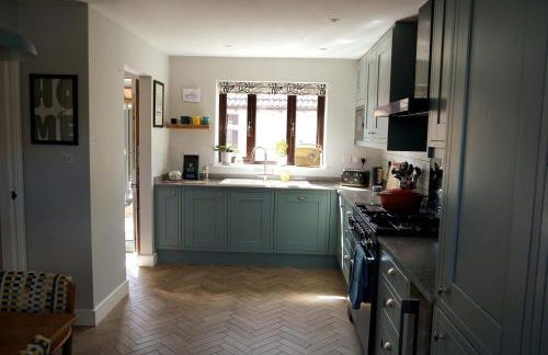 Atworth Haven: 4-Bed Home with Garden - Foto 24