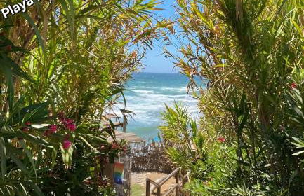 Luxury beachfront apartment with pool, sauna, fitness and gym in province Malaga, Andalusia - Photo 59