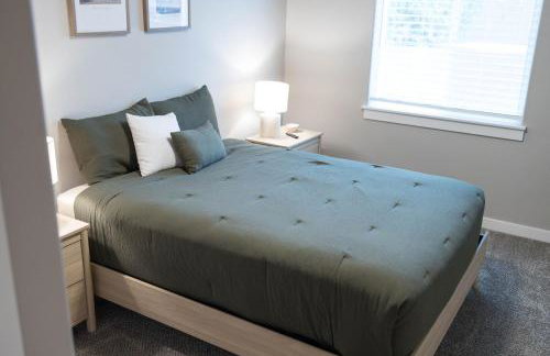 North End blue -Hot Tub - Fire Pit - Downtown -4BR - Photo 55