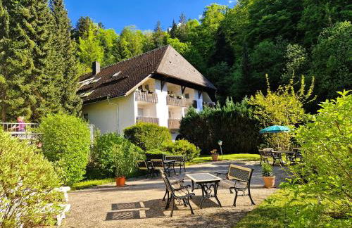 Ferienwohnung in Triberg am Waldrand - idyllisch, ruhig, erholsam - Foto 1