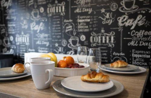 Stunning 3 bed House - Nr Kings Mill Hospital - 2 Parking Spaces, Wifi & Garden - Foto 22