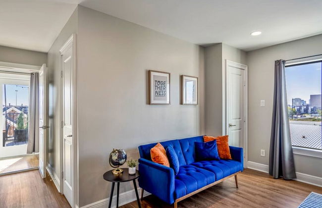 Luxury Downtown Home w Rooftop Deck in the Skyline - Foto 29