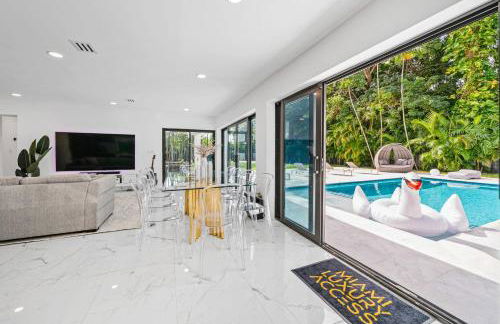 Two Neighboring Villas in The Heart of Miami - Foto 13